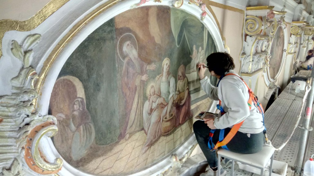 Reintegración cromática en restauraciones de pintura mural